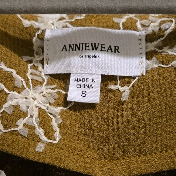 Anniewear Embroidered Shift Dress NWOT - Picture 5 of 7